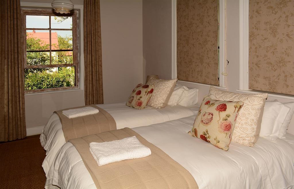 Toad Hall Guest House Wakkerstroom Екстер'єр фото