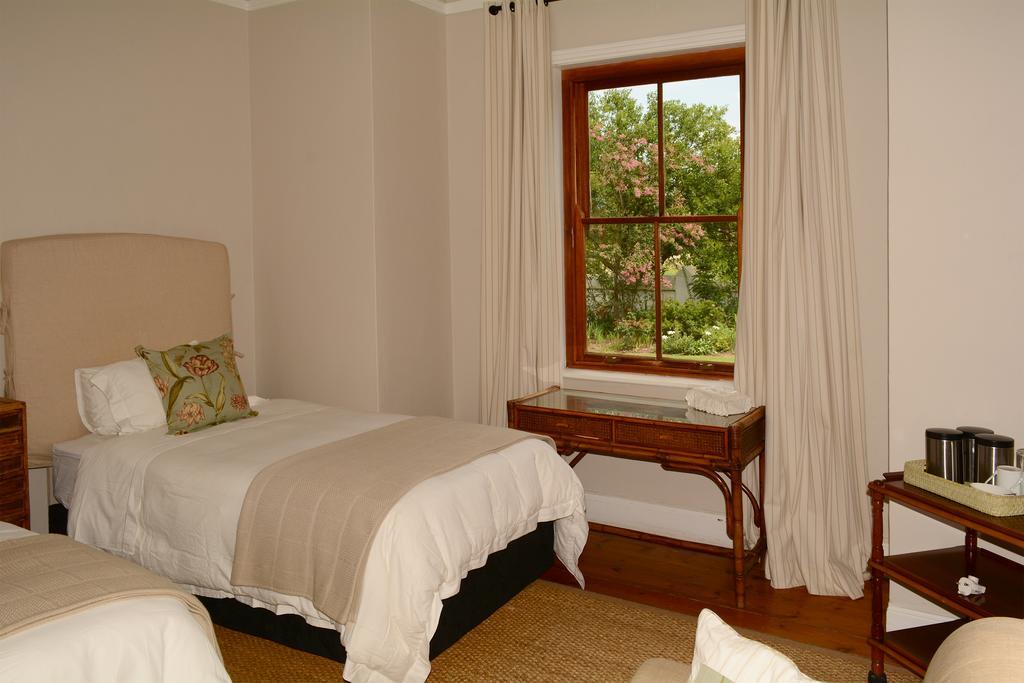 Toad Hall Guest House Wakkerstroom Екстер'єр фото