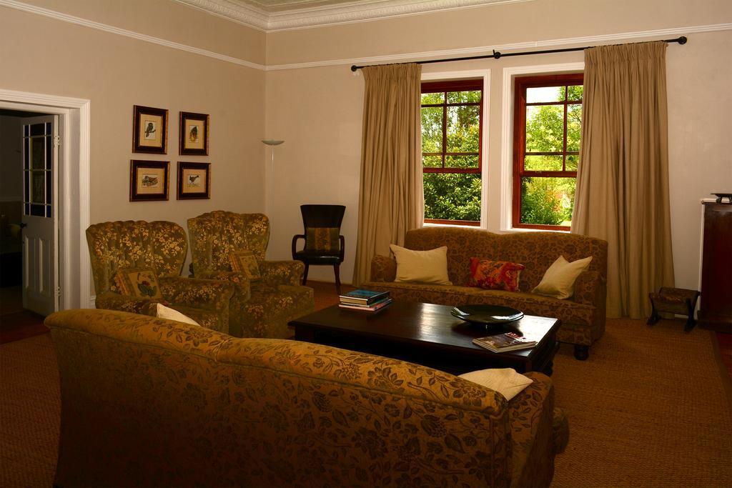 Toad Hall Guest House Wakkerstroom Екстер'єр фото
