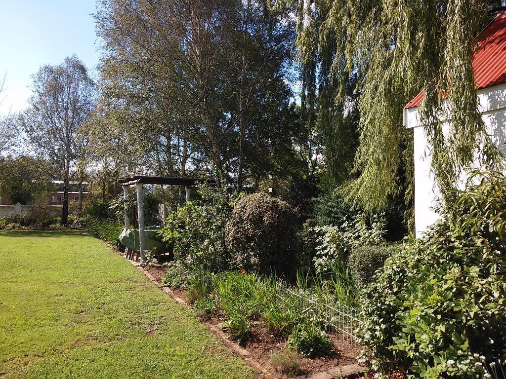 Toad Hall Guest House Wakkerstroom Екстер'єр фото